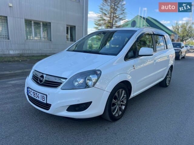 Белый Опель Зафира, объемом двигателя 1.7 л и пробегом 207 тыс. км за 6700 $, фото 1 на Automoto.ua