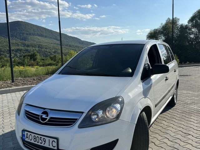 Білий Опель Зафіра, об'ємом двигуна 1.6 л та пробігом 245 тис. км за 3702 $, фото 1 на Automoto.ua
