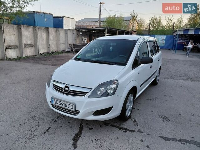 Белый Опель Зафира, объемом двигателя 1.6 л и пробегом 270 тыс. км за 6300 $, фото 1 на Automoto.ua