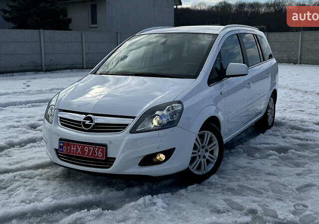 Білий Опель Зафіра, об'ємом двигуна 1.8 л та пробігом 199 тис. км за 7999 $, фото 1 на Automoto.ua