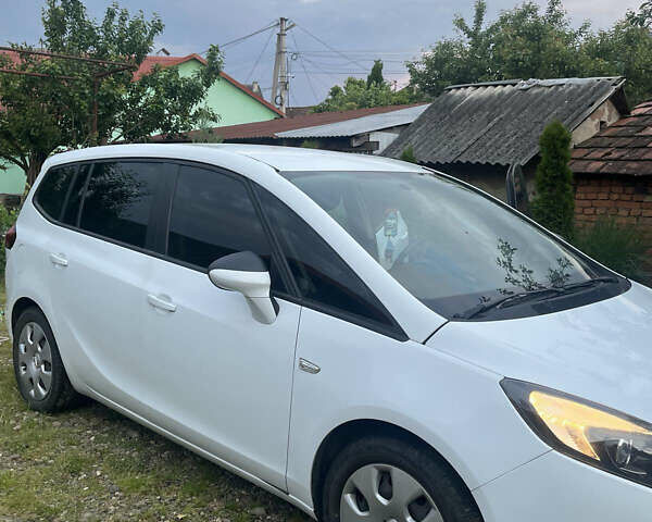 Білий Опель Зафіра, об'ємом двигуна 1.36 л та пробігом 63 тис. км за 6300 $, фото 1 на Automoto.ua
