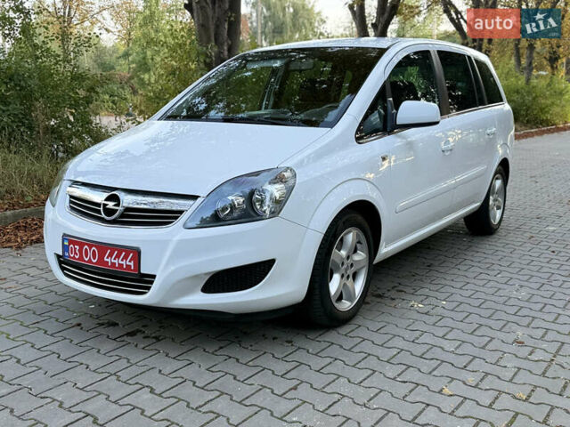 Белый Опель Зафира, объемом двигателя 1.8 л и пробегом 218 тыс. км за 6900 $, фото 1 на Automoto.ua