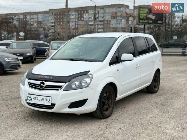 Белый Опель Зафира, объемом двигателя 1.69 л и пробегом 327 тыс. км за 6600 $, фото 1 на Automoto.ua