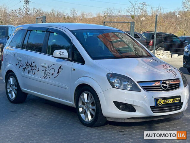 Белый Опель Зафира, объемом двигателя 1.7 л и пробегом 233 тыс. км за 7800 $, фото 1 на Automoto.ua