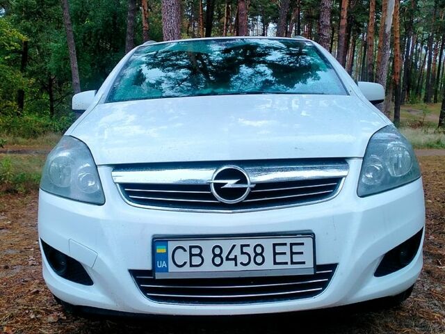 Белый Опель Зафира, объемом двигателя 1.7 л и пробегом 220 тыс. км за 6000 $, фото 1 на Automoto.ua