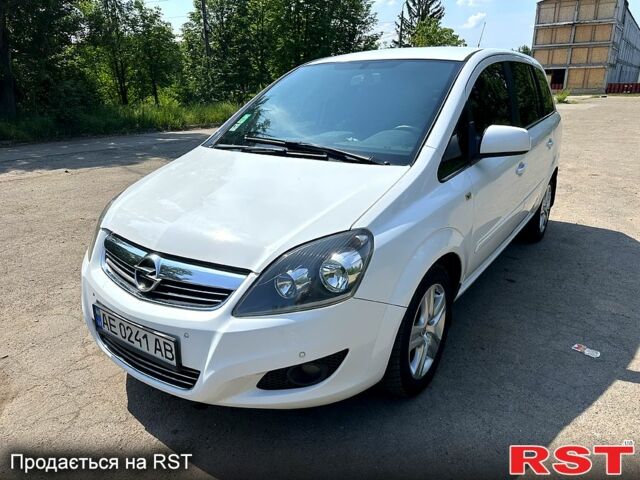 Белый Опель Зафира, объемом двигателя 1.6 л и пробегом 185 тыс. км за 6500 $, фото 1 на Automoto.ua