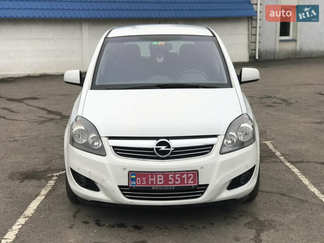Белый Опель Зафира, объемом двигателя 1.8 л и пробегом 240 тыс. км за 7800 $, фото 1 на Automoto.ua