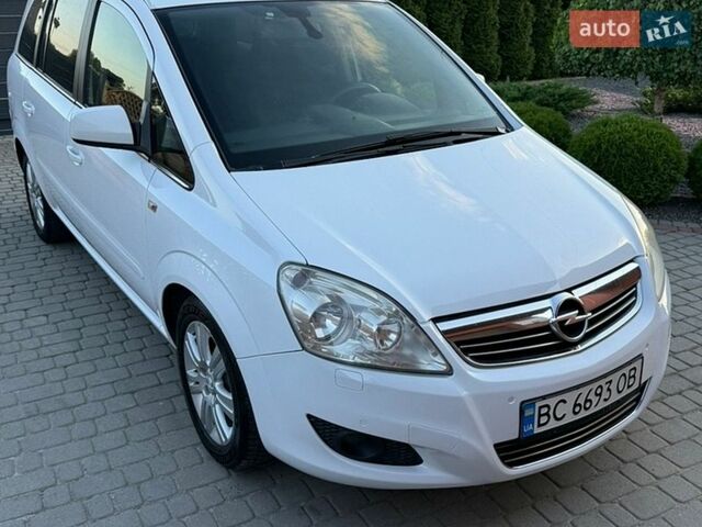 Білий Опель Зафіра, об'ємом двигуна 1.7 л та пробігом 240 тис. км за 7000 $, фото 1 на Automoto.ua