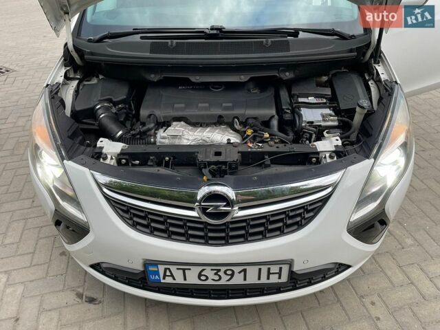 Білий Опель Зафіра, об'ємом двигуна 1.96 л та пробігом 288 тис. км за 7999 $, фото 1 на Automoto.ua