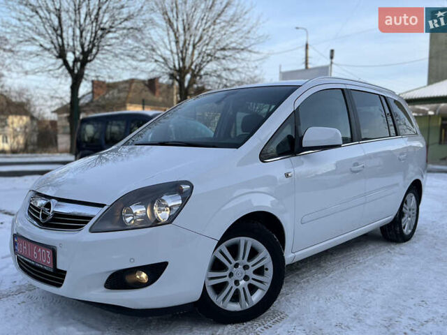 Белый Опель Зафира, объемом двигателя 1.6 л и пробегом 125 тыс. км за 7700 $, фото 1 на Automoto.ua