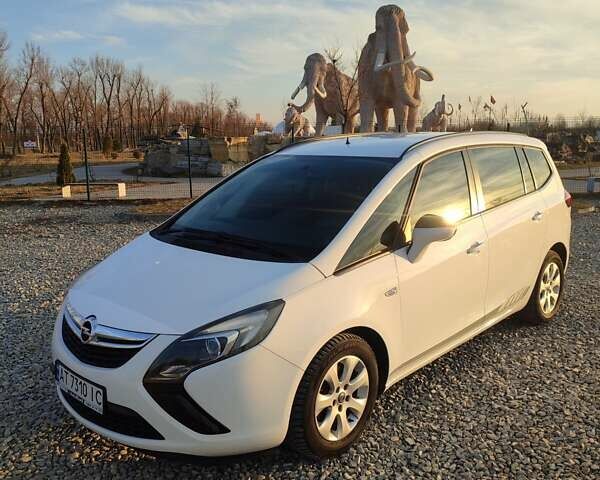 Белый Опель Зафира, объемом двигателя 1.6 л и пробегом 279 тыс. км за 7800 $, фото 1 на Automoto.ua