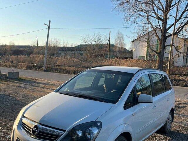 Белый Опель Зафира, объемом двигателя 1.8 л и пробегом 285 тыс. км за 6500 $, фото 1 на Automoto.ua