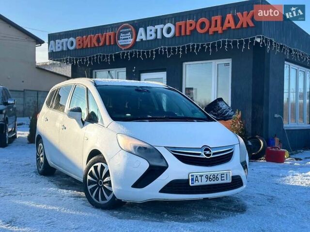 Білий Опель Зафіра, об'ємом двигуна 2 л та пробігом 272 тис. км за 8800 $, фото 1 на Automoto.ua