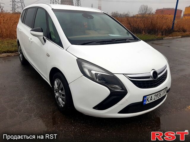 Опель Зафира 2014 в Харькове на Automoto.ua Белый Опель Зафира, объемом двигателя 1.6 л и пробегом 200 тыс. км за 7600 $, фото 1 на Automoto.ua