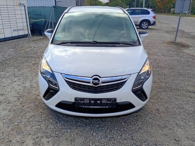 Белый Опель Зафира, объемом двигателя 1.8 л и пробегом 213 тыс. км за 7600 $, фото 1 на Automoto.ua