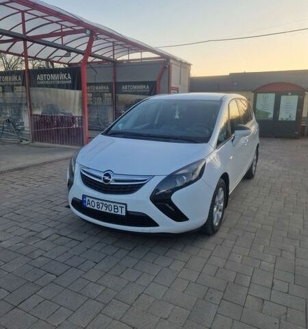 Белый Опель Зафира, объемом двигателя 2 л и пробегом 202 тыс. км за 7800 $, фото 1 на Automoto.ua