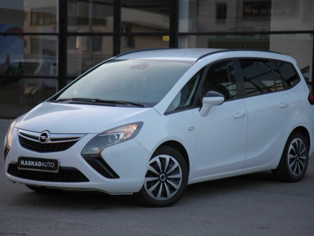 Белый Опель Зафира, объемом двигателя 2 л и пробегом 272 тыс. км за 9200 $, фото 1 на Automoto.ua