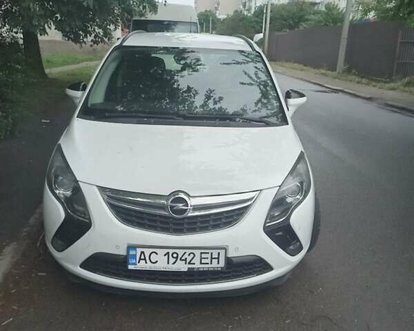 Белый Опель Зафира, объемом двигателя 1.6 л и пробегом 220 тыс. км за 9700 $, фото 1 на Automoto.ua