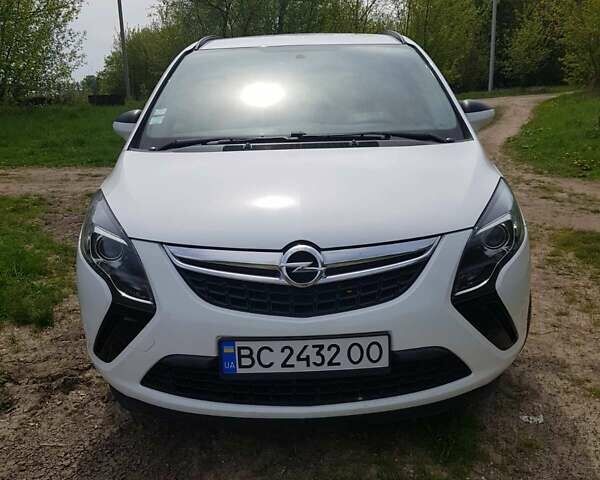 Белый Опель Зафира, объемом двигателя 1.6 л и пробегом 239 тыс. км за 9800 $, фото 1 на Automoto.ua
