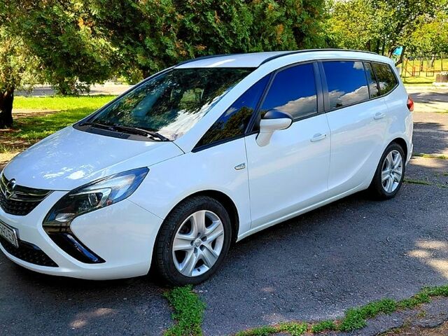 Білий Опель Зафіра, об'ємом двигуна 2 л та пробігом 200 тис. км за 9700 $, фото 1 на Automoto.ua