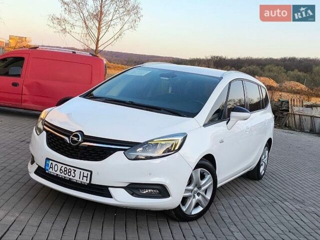Белый Опель Зафира, объемом двигателя 2 л и пробегом 246 тыс. км за 10900 $, фото 1 на Automoto.ua