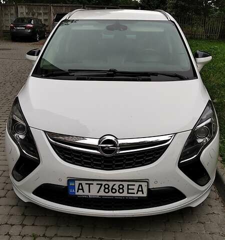 Белый Опель Зафира, объемом двигателя 1.96 л и пробегом 323 тыс. км за 10700 $, фото 1 на Automoto.ua