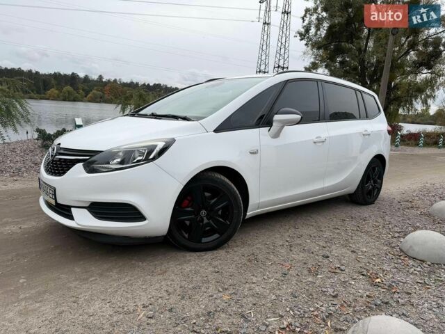 Білий Опель Зафіра, об'ємом двигуна 1.96 л та пробігом 230 тис. км за 12500 $, фото 1 на Automoto.ua