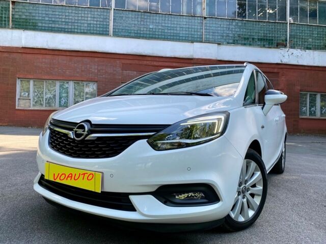 Белый Опель Зафира, объемом двигателя 2 л и пробегом 223 тыс. км за 14250 $, фото 1 на Automoto.ua
