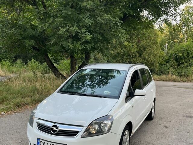 Білий Опель Зафіра, об'ємом двигуна 1.9 л та пробігом 187 тис. км за 5009 $, фото 1 на Automoto.ua