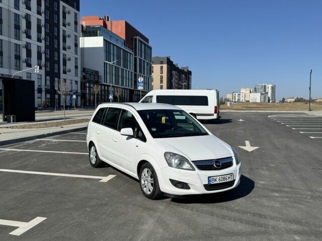Белый Опель Зафира, объемом двигателя 1.7 л и пробегом 230 тыс. км за 7700 $, фото 1 на Automoto.ua