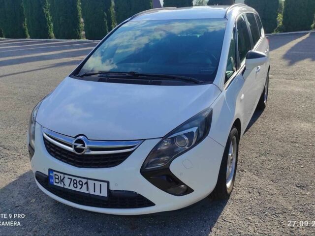 Білий Опель Зафіра, об'ємом двигуна 2 л та пробігом 272 тис. км за 9338 $, фото 1 на Automoto.ua