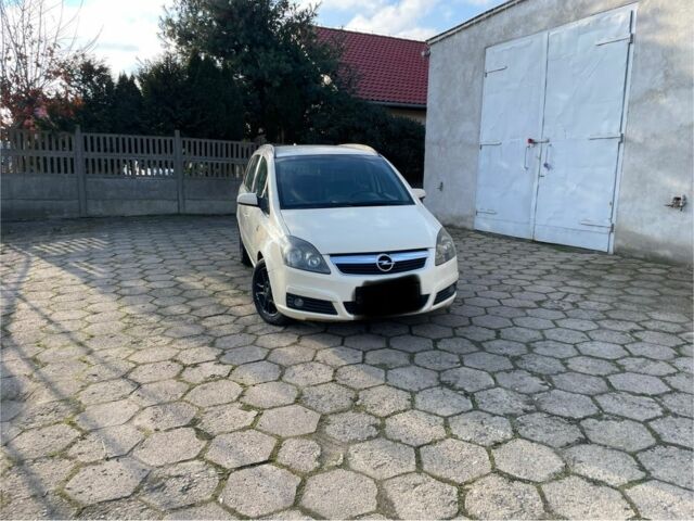 Бежевый Опель Зафира, объемом двигателя 1.9 л и пробегом 335 тыс. км за 2750 $, фото 1 на Automoto.ua