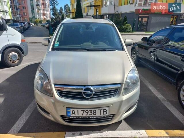 Бежевий Опель Зафіра, об'ємом двигуна 1.8 л та пробігом 186 тис. км за 7900 $, фото 1 на Automoto.ua