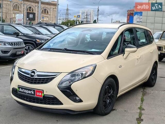 Бежевый Опель Зафира, объемом двигателя 2 л и пробегом 298 тыс. км за 9590 $, фото 1 на Automoto.ua
