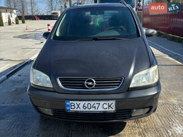 Черный Опель Зафира, объемом двигателя 2 л и пробегом 377 тыс. км за 3400 $, фото 1 на Automoto.ua