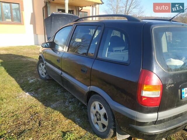 Черный Опель Зафира, объемом двигателя 2.2 л и пробегом 461 тыс. км за 4000 $, фото 1 на Automoto.ua