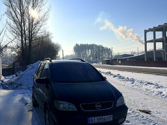 Черный Опель Зафира, объемом двигателя 2.2 л и пробегом 370 тыс. км за 4100 $, фото 1 на Automoto.ua