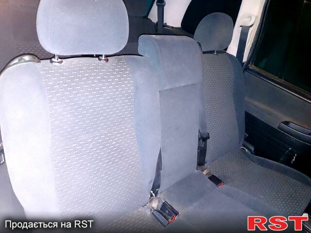 Черный Опель Зафира, объемом двигателя 2 л и пробегом 360 тыс. км за 2550 $, фото 1 на Automoto.ua