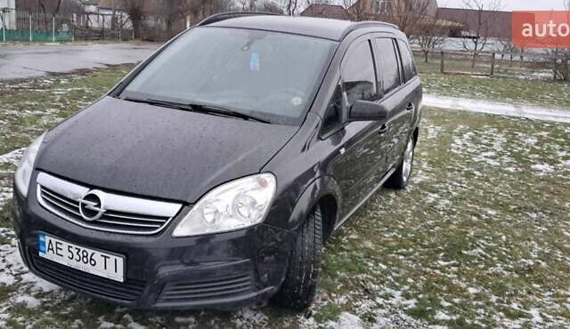 Черный Опель Зафира, объемом двигателя 2.2 л и пробегом 262 тыс. км за 5000 $, фото 1 на Automoto.ua