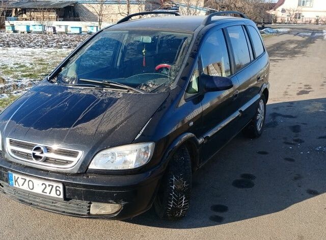 Чорний Опель Зафіра, об'ємом двигуна 0 л та пробігом 400 тис. км за 1600 $, фото 1 на Automoto.ua