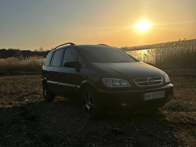 Чорний Опель Зафіра, об'ємом двигуна 1.8 л та пробігом 217 тис. км за 5000 $, фото 1 на Automoto.ua