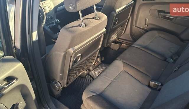 Черный Опель Зафира, объемом двигателя 1.6 л и пробегом 326 тыс. км за 3800 $, фото 1 на Automoto.ua