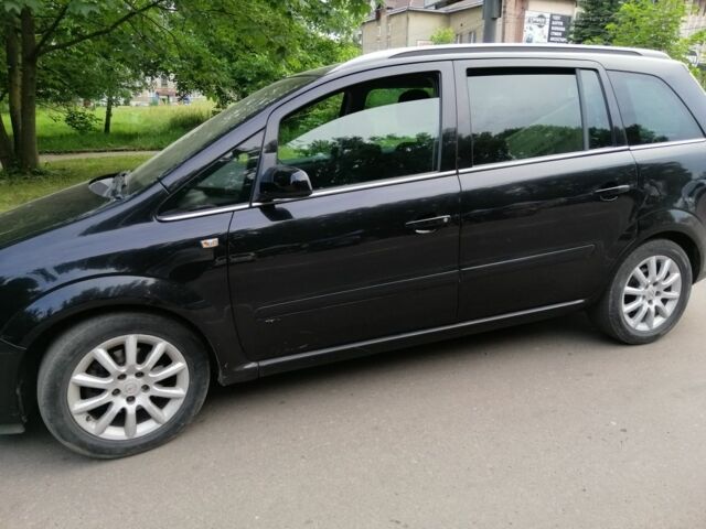 Черный Опель Зафира, объемом двигателя 0 л и пробегом 192 тыс. км за 5100 $, фото 1 на Automoto.ua