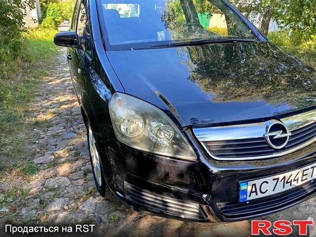 Черный Опель Зафира, объемом двигателя 1.9 л и пробегом 320 тыс. км за 4750 $, фото 1 на Automoto.ua