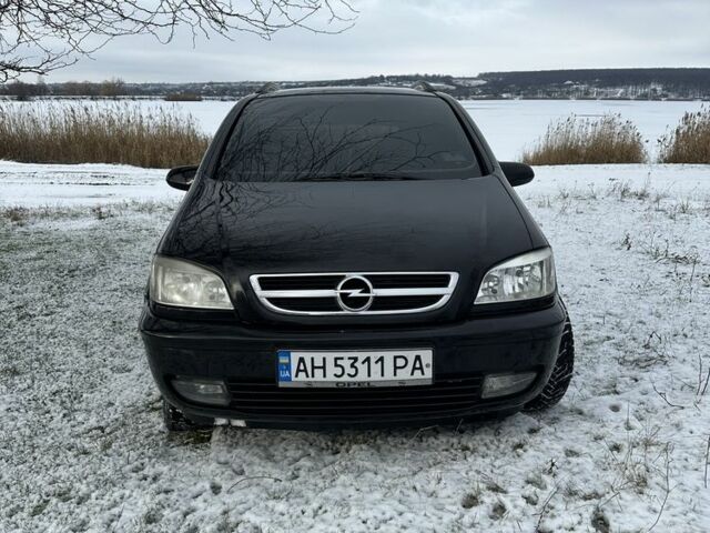 Черный Опель Зафира, объемом двигателя 1.8 л и пробегом 217 тыс. км за 5200 $, фото 1 на Automoto.ua