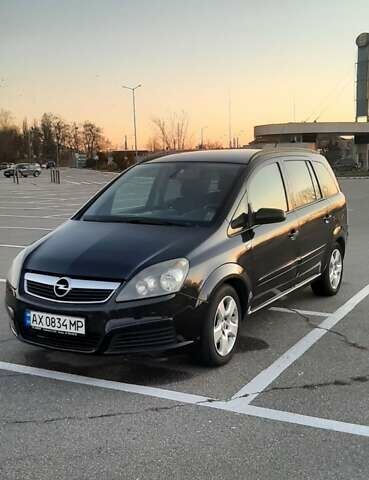 Черный Опель Зафира, объемом двигателя 1.6 л и пробегом 297 тыс. км за 4350 $, фото 1 на Automoto.ua