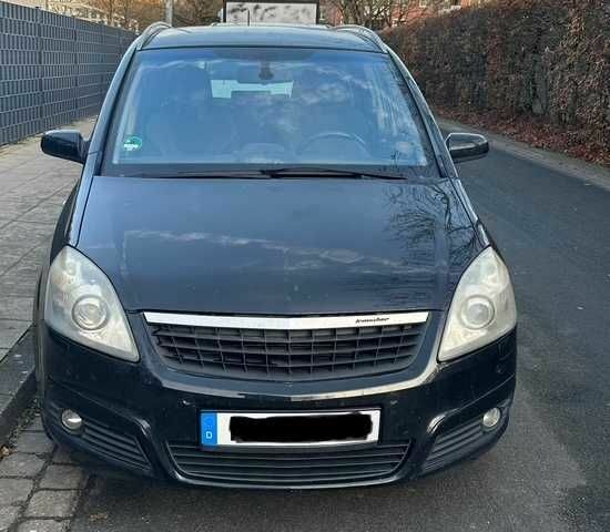 Черный Опель Зафира, объемом двигателя 1.9 л и пробегом 247 тыс. км за 3100 $, фото 1 на Automoto.ua