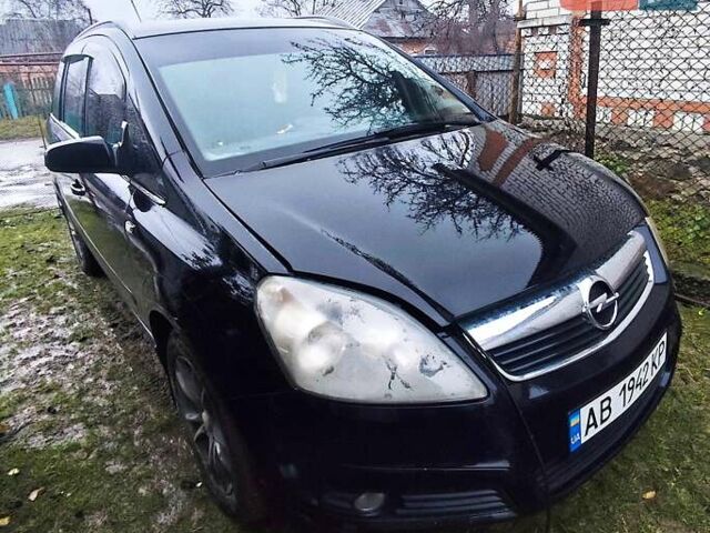 Черный Опель Зафира, объемом двигателя 1.9 л и пробегом 380 тыс. км за 5900 $, фото 1 на Automoto.ua