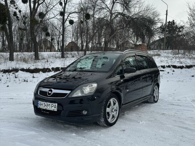 Черный Опель Зафира, объемом двигателя 1.9 л и пробегом 294 тыс. км за 4800 $, фото 1 на Automoto.ua