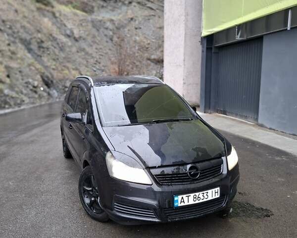 Черный Опель Зафира, объемом двигателя 1.9 л и пробегом 328 тыс. км за 6299 $, фото 1 на Automoto.ua